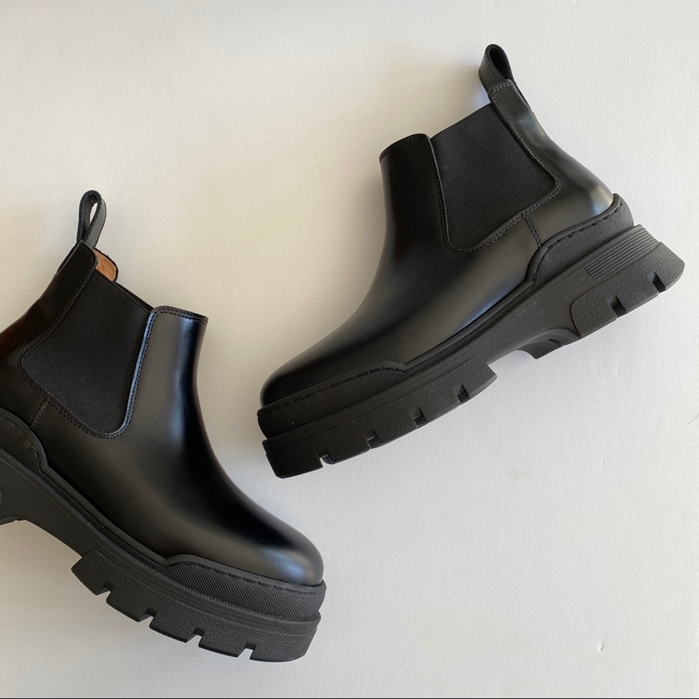 BRAND NEW IN BOX✨ & OTHER STORIES Lug Sole Boots